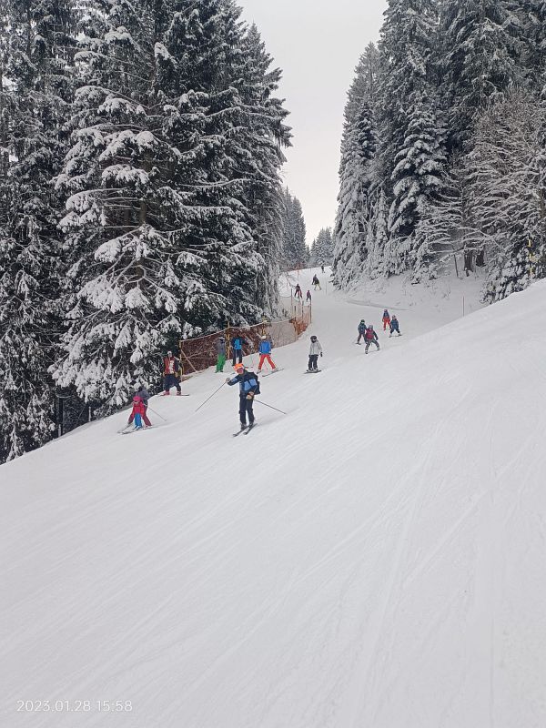 3.-Junior-Skitag_28.-Januar-2023_Team-Pascal7