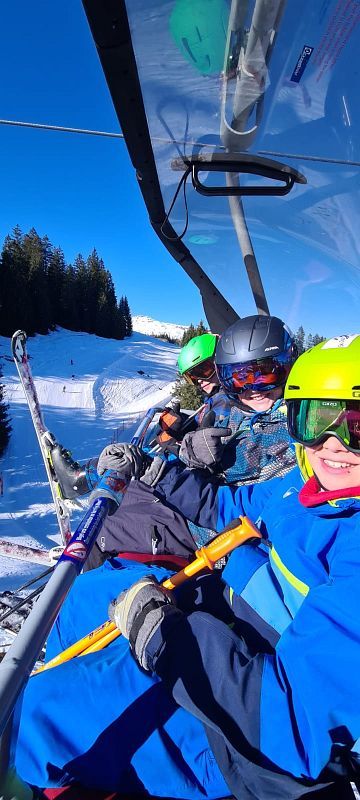 3.-Junior-Skitag_27.01.2024_Rahel-und-Lea_3