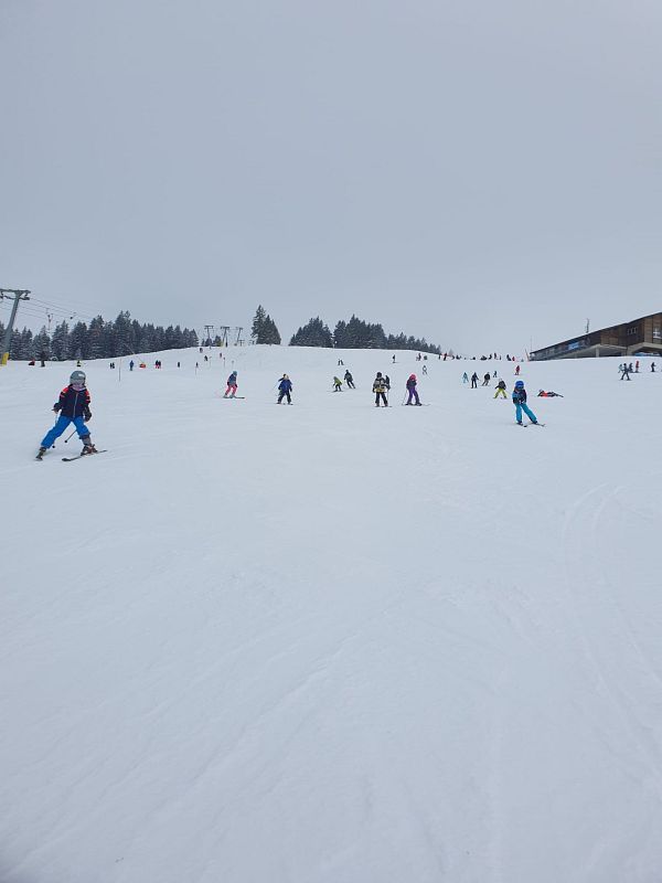 2.-Junior-Skitag_21.-Januar-2023_Team-Steffi11